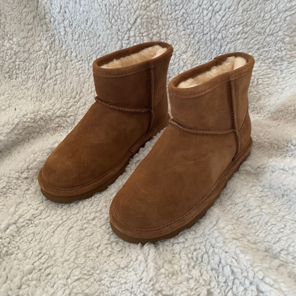 BearPaw Short Boot